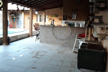 Casa térrea no Samambaia.