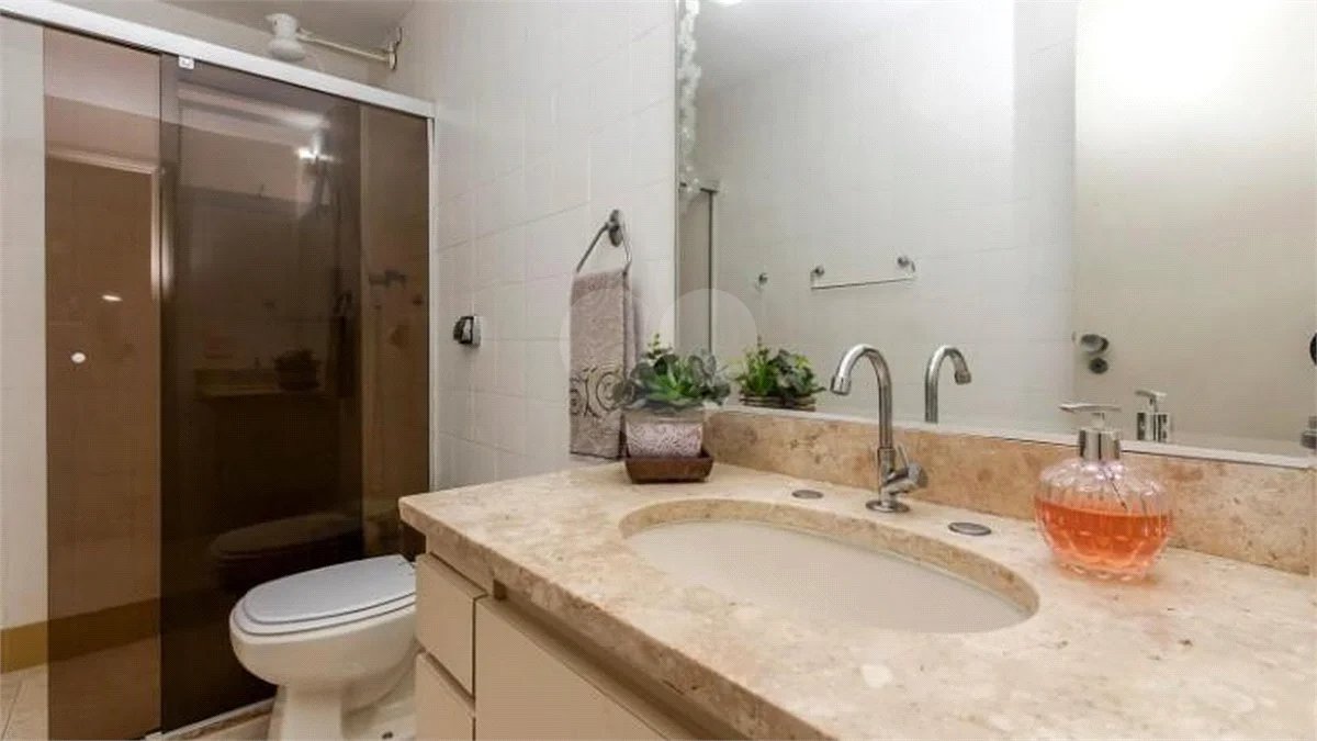 Apartamento à venda com 3 quartos, sendo 1 suíte, em Campo Belo, São Paulo, SP