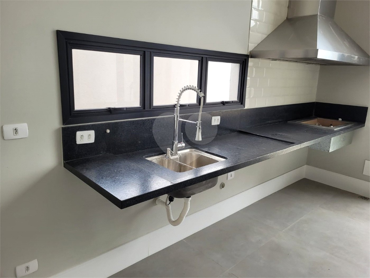 CASA A VENDA NO CONDOMINIO RESERVA RUDÁ COM PISCINA, 3 SUÍTES, 2 VAGAS, SÃO JOSÉ DOS CAMPOS/SP.