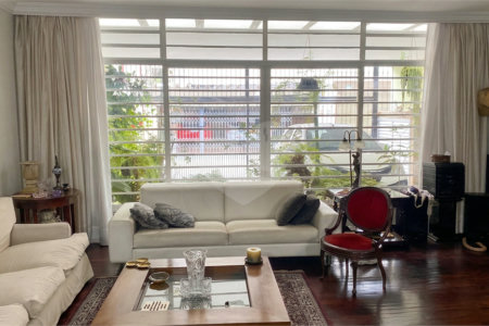 Sobrado à venda com 3 quartos, sendo 1 suíte, em Campo Belo, São Paulo, SP