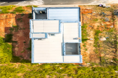 Indaiatuba- Jardim Bom Sucesso - Venda: R$ 765.000,00 - Área total: 150m² Área construída: 115m² - 3 dormitórios sendo 1 suíte com armário planejado; Cozinha integrada; Sala para dois ambientes; Banheiros com box gabinetes e espelhos; Área gourmet com churrasqueira a carvão e móveis planejados;