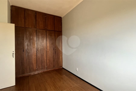 Casa Térrea com 3 dormitórios no Centro de Atibaia