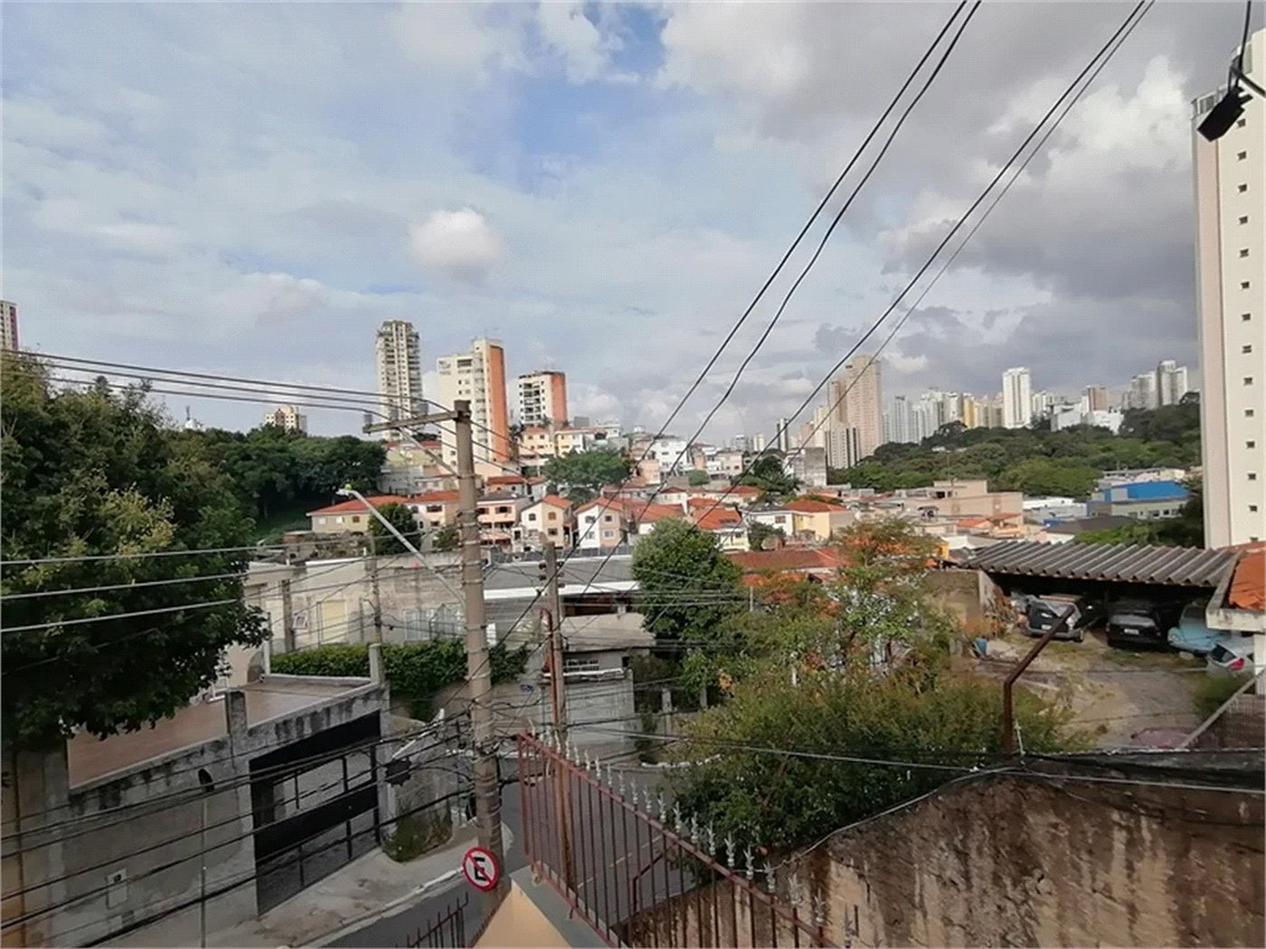CASA RESIDENCIAL À VENDA NO MANDAQUI COM 260m2 EM TERRENO DE 500m2.