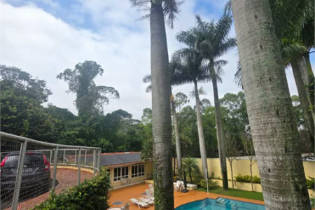 Casa à venda com 3 quartos, sendo 1 suíte,  no condomínio Vilagio Viccino, São Paulo - SP