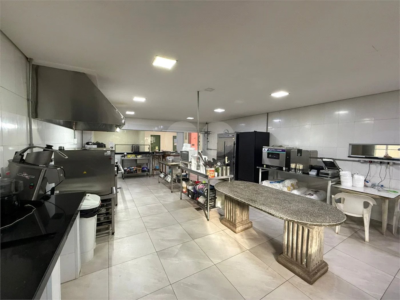 Chácara no Unileste, com espaço para eventos e cozinha industrial, na modalidade porteira fechada,