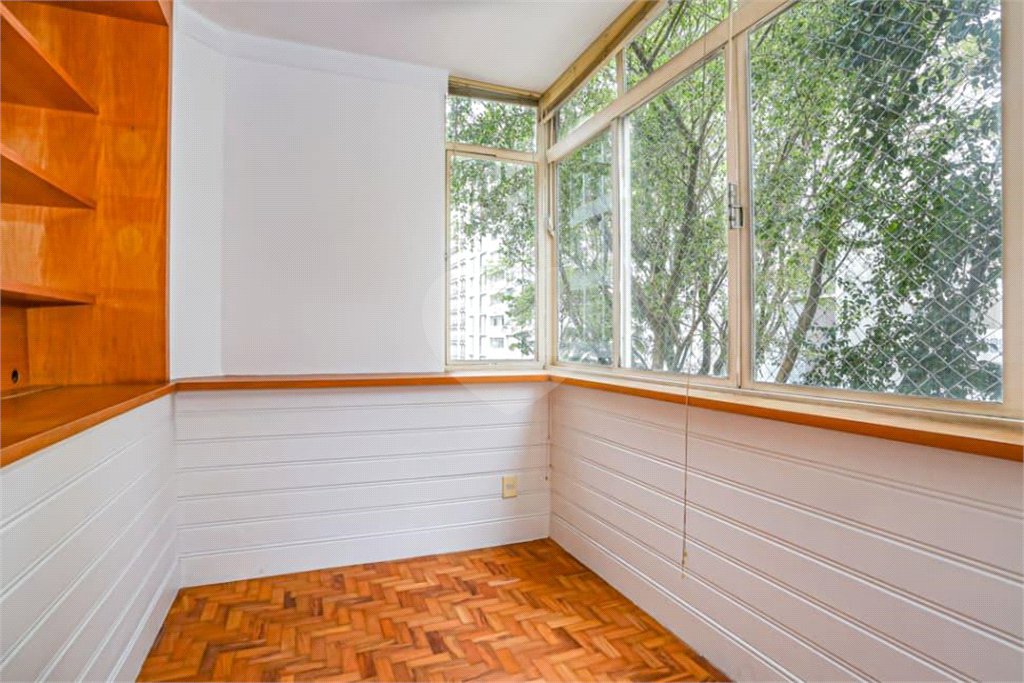 Apartamento na Bela Vista com 228m² 3 dormitorios Aceita e estuda Permuta.