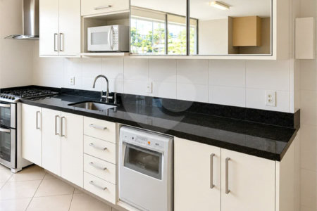 Apartamento de 130 m² no Jardim do Mar, com 3 suítes, 4 banheiros, varanda gourmet, 2 vagas e condomínio completo com piscina aquecida e lazer.