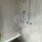 Sobrado no Condomínio Damha II.