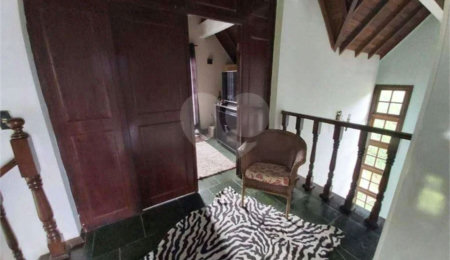 Casa à venda com 6 quartos, sendo 3 suítes,  no condomínio Vinhas da Vista Alegre - Lado Sede, Vinhedo - SP