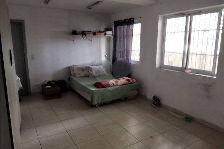 Vende Sobrado com 180m² - Vila Santa Catarina