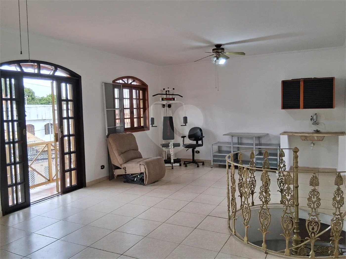 Casa ampla com 3 dormitórios, 2 vagas , quintal Parada Inglesa