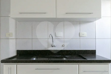 Apartamento no Cambuci com 2 dormitórios e vaga à venda