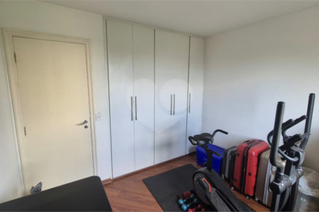 Apartamento à venda com 3 quartos, sendo 1 suíte,  em Jardim Marajoara, São Paulo, SP