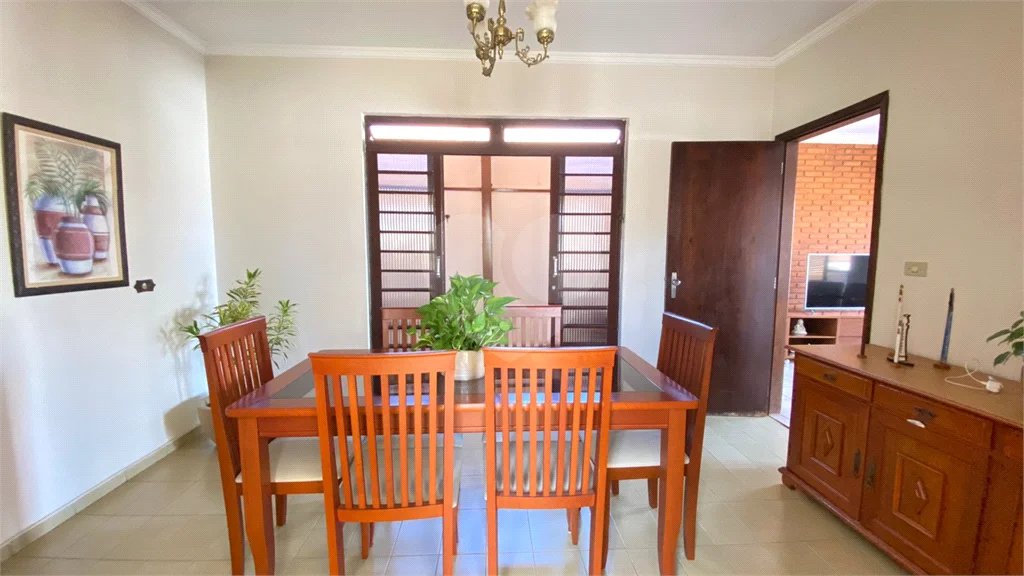 Excelente casa no Jardim Brasilia 3 dormitórios sendo 1 suíte