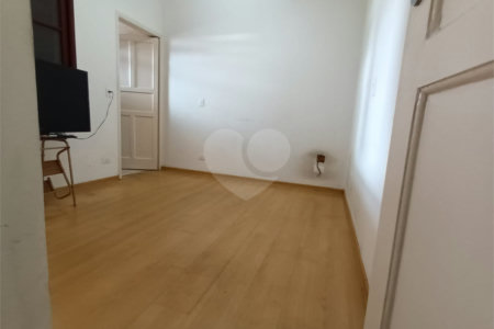 Casa térrea com duas edículas para venda - Saúde, SP.