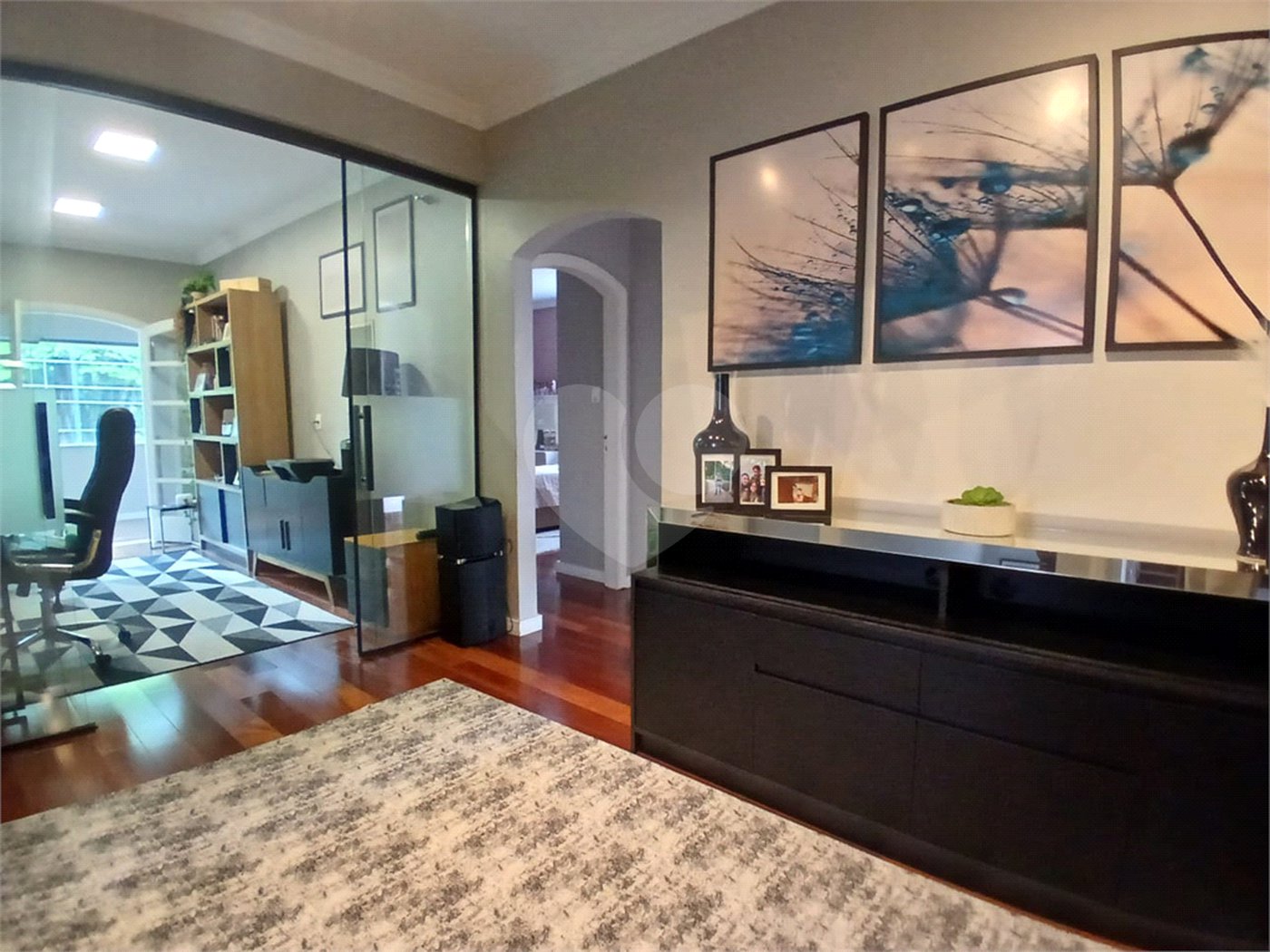 Oportunidade No Alto de Pinheiros Ótimo Sobrado com 352m² de A.C, frente para uma bela Praça.
