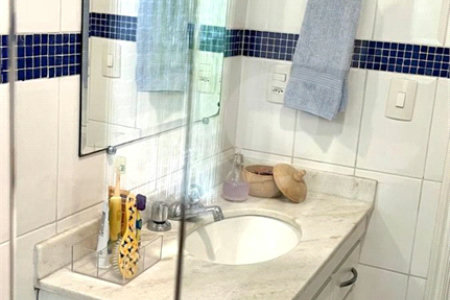 Apartamento na Vila Mariana de 200m2 com 4 dorms, 5 banheiros, 3 suítes, 4 vagas. Estuda permuta.
