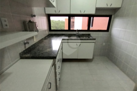 Apartamento á venda 3 dormitórios Vila Andrade, São Paulo - SP