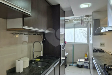 Oportunidade na Vila Leopoldina! Imóvel de 69m2, com 3 dorm., sendo 1 suíte, 2 banheiros, sala, cozinha e 2 vagas. Com ar condicionado em 2 dorm.