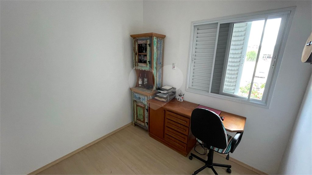 Apartamento no Condomínio Parque dos Manacás.