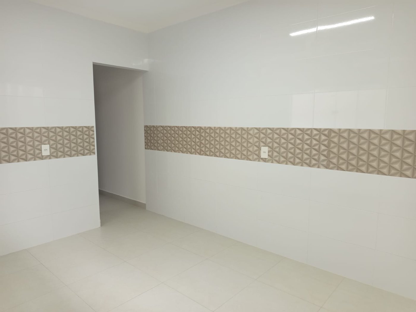 🌊✨ Oportunidade Única na Praia Grande – Casa Nova com Piscina a Apenas 390m do Mar! ✨🌊