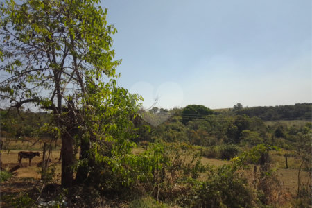 Excelente sítio de 27 alqueires, ótima localização em São Carlos.