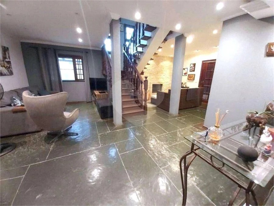 Casa à venda no Condomínio Vista Alegre Sede em Vinhedo/SP