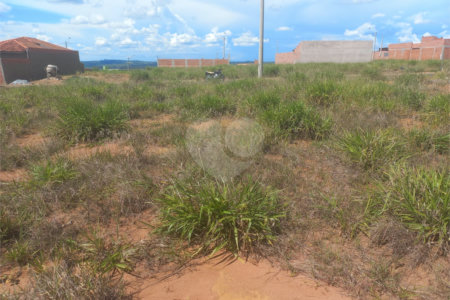 Terreno plano com 240,00 m² , localizado no Residencial Arcoville.