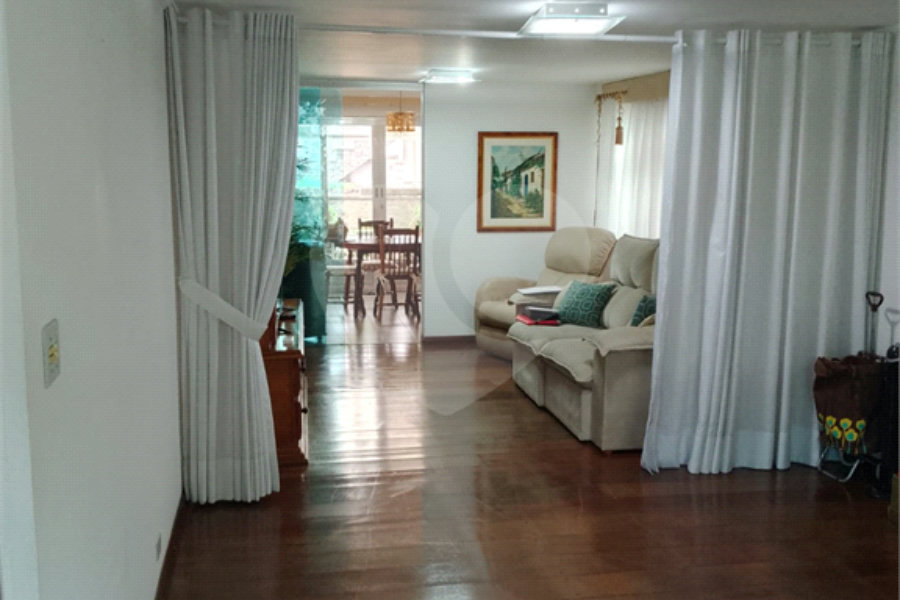 Sobrado Sofisticado de 335 m² no Coração do Jardim França