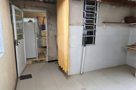 Casa com edícula no Abdelnur.