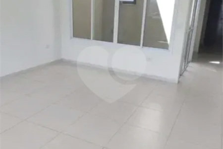Sobrado à venda em Santo André , com 179m² , 2 dormitórios , sendo 1 suíte e 5 vagas.