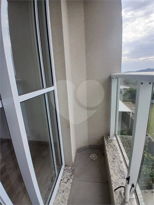 Apartamento de 2 quartos com planejados, sacada e lazer completo| Condomínio| São Roque
