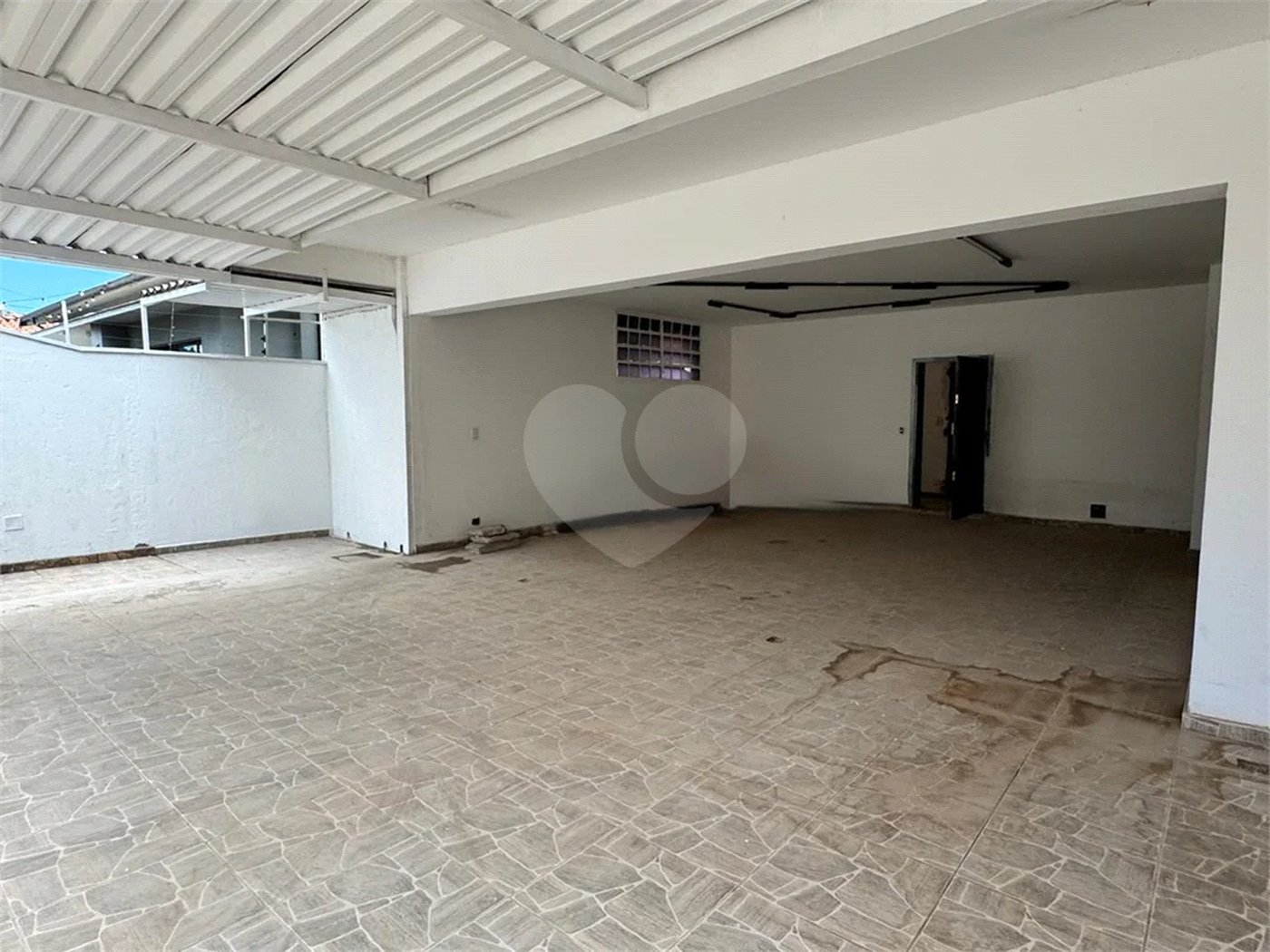 Sobrado Residencial e Comercial em Área Nobre de Piracicaba, para venda e locação.