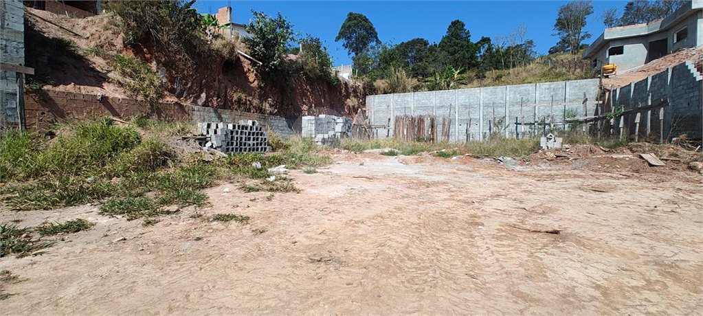 Terreno em Atibaia com 681 metros, pronto para construir, excelente localização, aceita financiamento