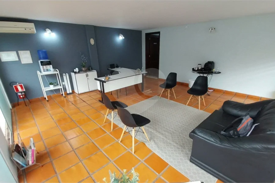 Venda Casa / Comercial - no Bairro Cidade Jardim em Piracicaba-SP