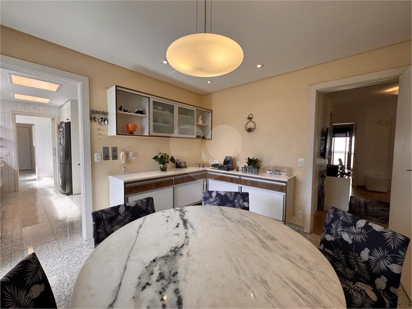 Higienópolis: Apartamento de 350 m2, 4 suítes, 5 vagas.