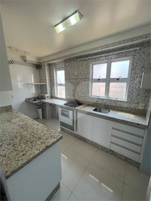Apartamento 3 dormitórios no Avalon