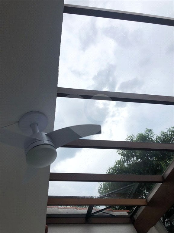 Sobrado em condomínio fechado