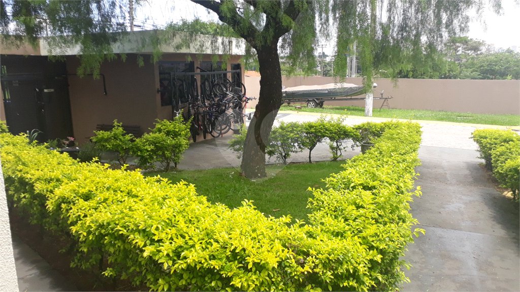 Apartamento á venda, com 03 Dormitórios, em São Carlos.