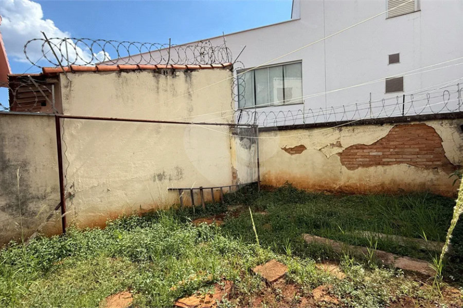 Casa Comercial e Residencial à venda no Bairro Cidade Jardim em Piracicaba/SP.