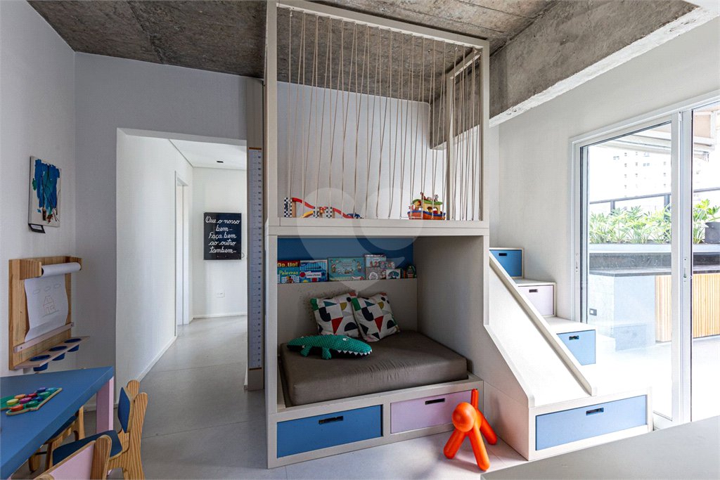 Cobertura com piscina e espaço gourmet privado 4 suítes 4 vagas Vila Uberabinha