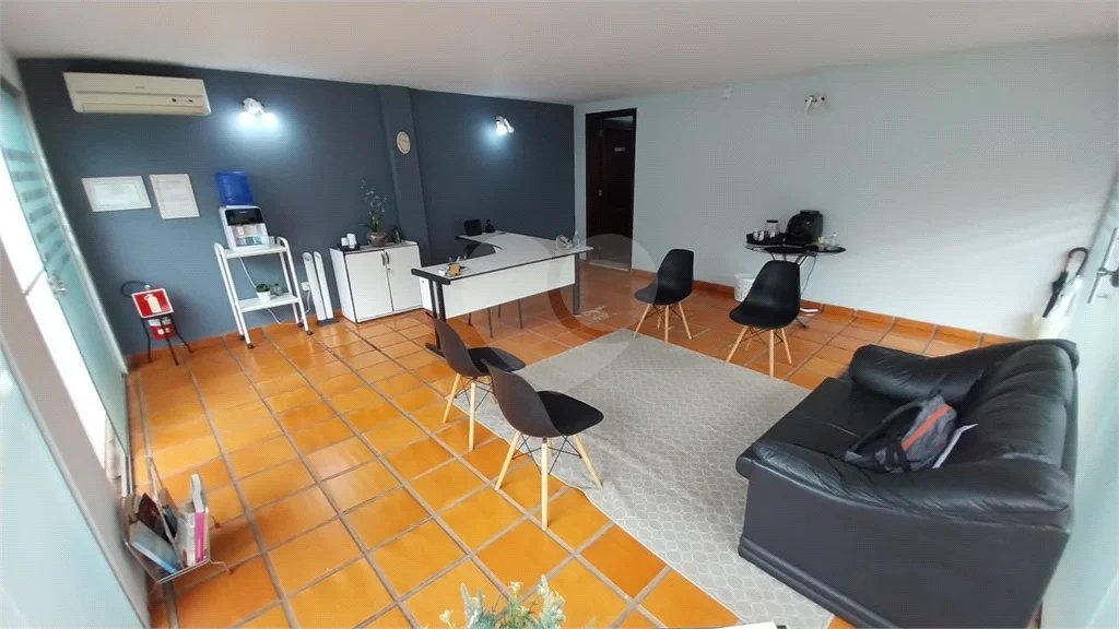 Venda Casa / Comercial - no Bairro Cidade Jardim em Piracicaba-SP