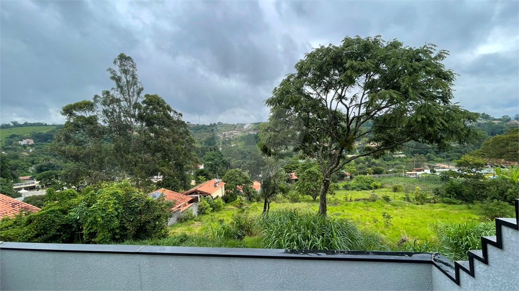 Casa térrea encantadora - Terreno 544m² (17 x 32m), com 198m² no Bairro Estância Brasil - Atibaia