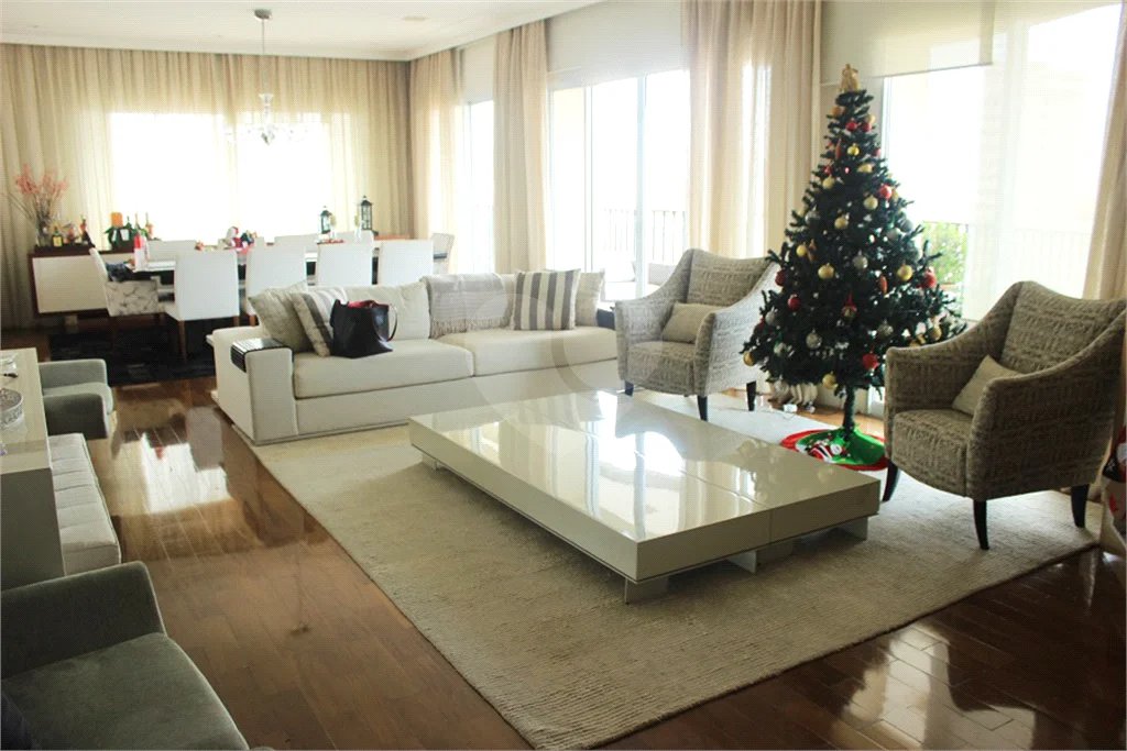 Apartamento na Vila Mariana com 5 dormitórios 04 suítes à venda