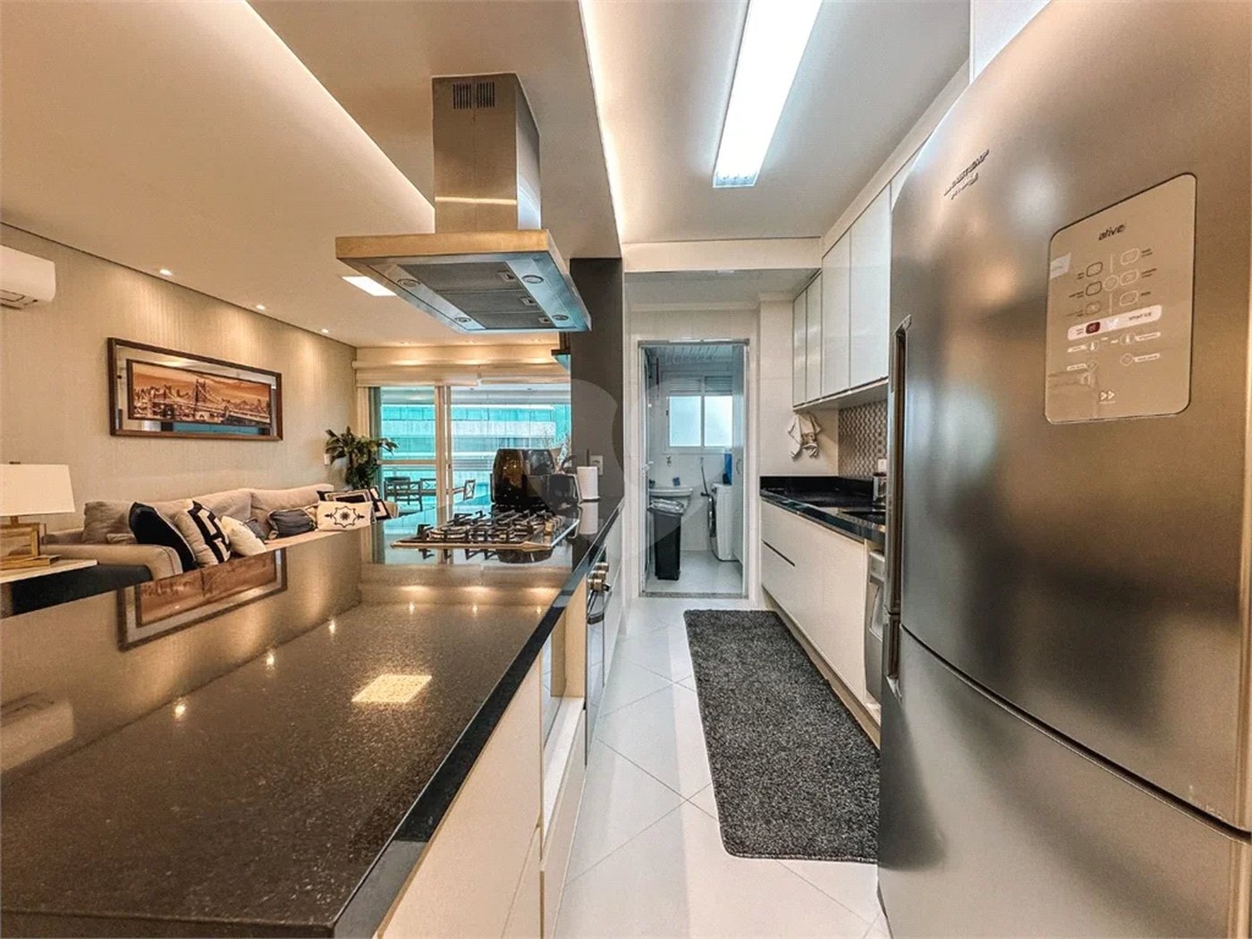 Apartamento à venda com 3 quartos, sendo 2 suítes,  em Riviera de São Lourenço, Bertioga, SP