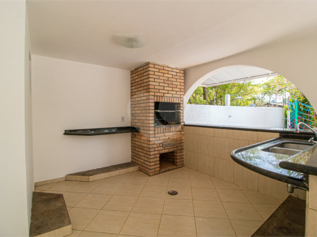 Casa Térrea à venda com 5 quartos, sendo 2 suítes,  em Jardim Marajoara, São Paulo, SP