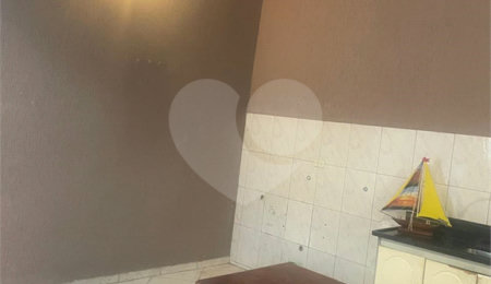 Casa à venda com 3 quartos, sendo 1 suíte, em Jardim Uirá, São José dos Campos, SP