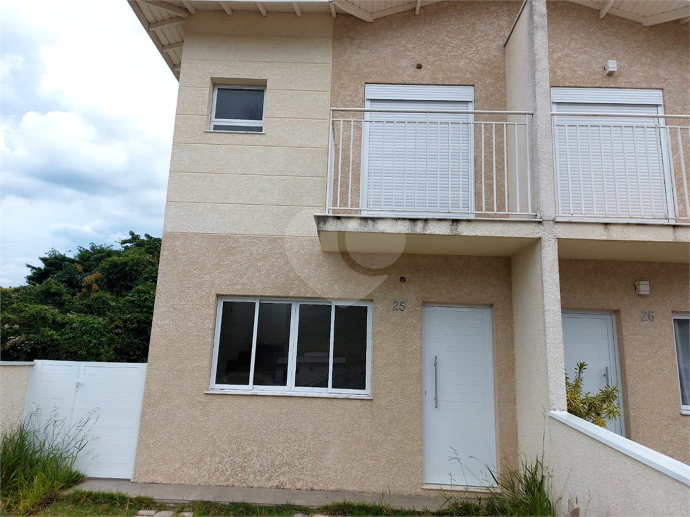 Sobrado à venda com 3 quartos, sendo 1 suíte, em Vila Omízollo, Louveira, SP