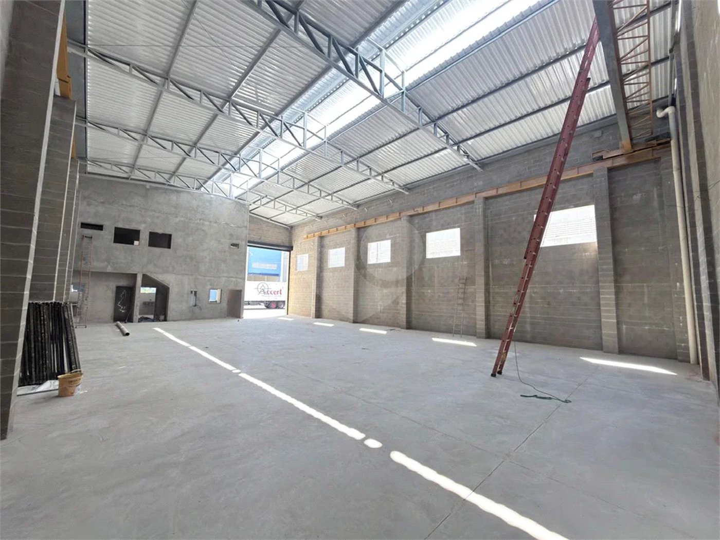 Galpão comercial para alugar no Alphanorte
