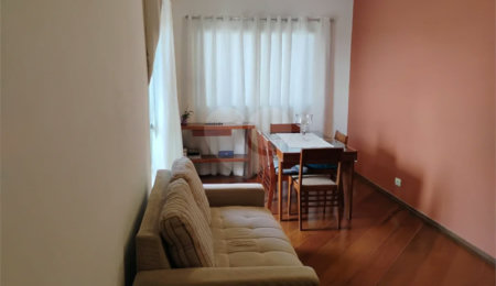 Ótimo apartamento com duas vagas de garagem na Vila Santa Catarina.